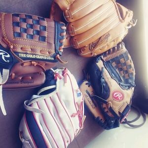 4 pack of Base a four pack of baseball